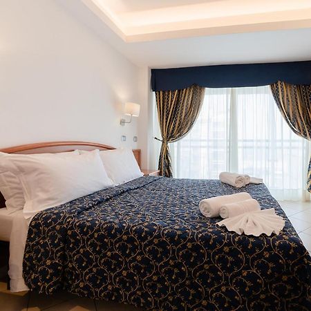Hotel Ambasciatori Cattolica Esterno foto