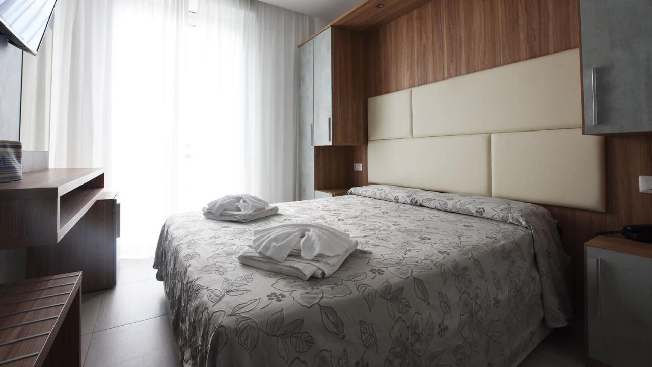 Hotel Ambasciatori Cattolica Esterno foto