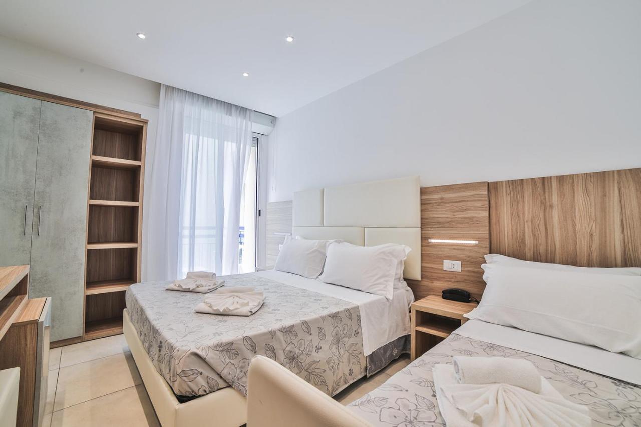 Hotel Ambasciatori Cattolica Esterno foto